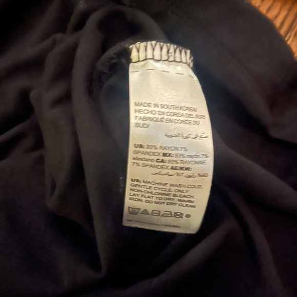 Travelers by Chicos black 3/4 sleeve top size 3 liquid fabric wrinkle resistant - Picture 3 of 6